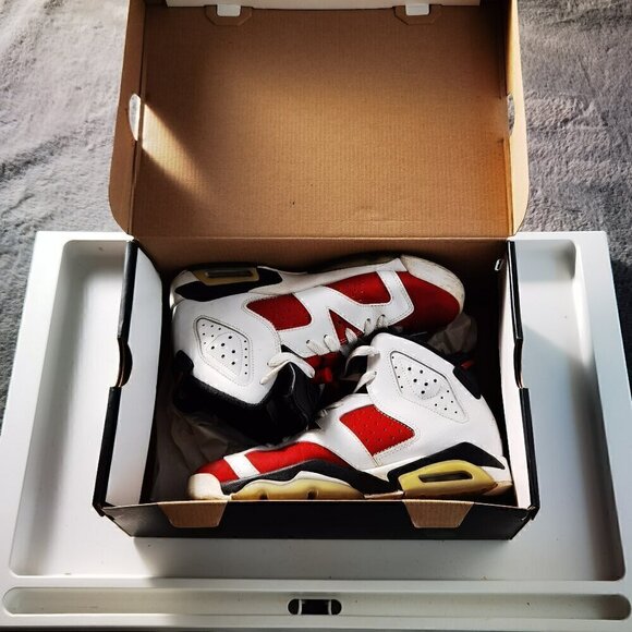 Jordan 6 Carmine youth size 5.5 - Picture 1 of 8